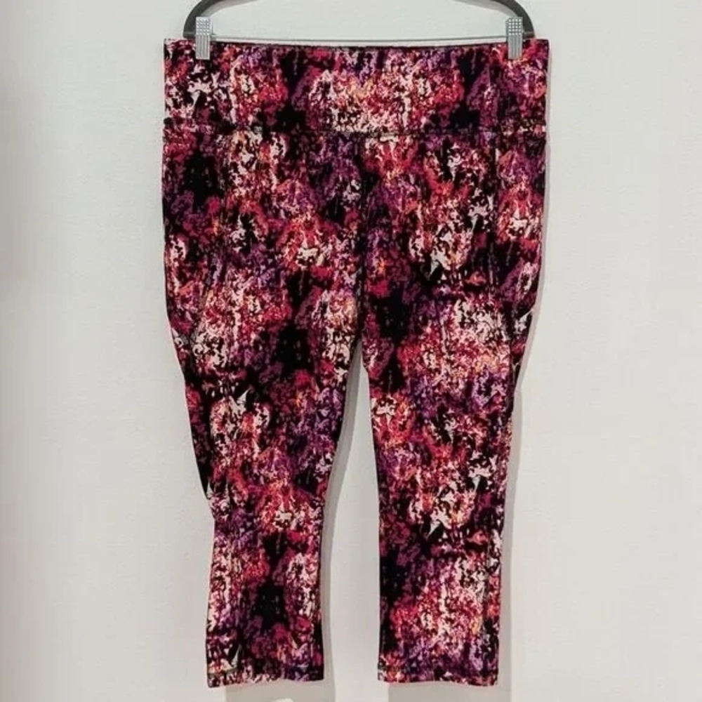 Livi Active Abstract Pink and Black Leggings